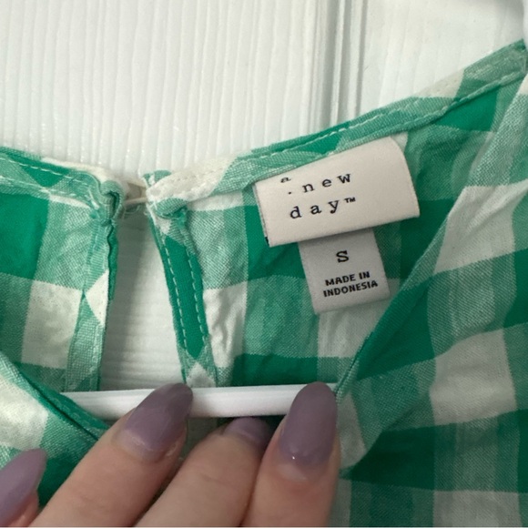 Green and White Gingham Puff Sleeve Dress - Picture 4 of 6